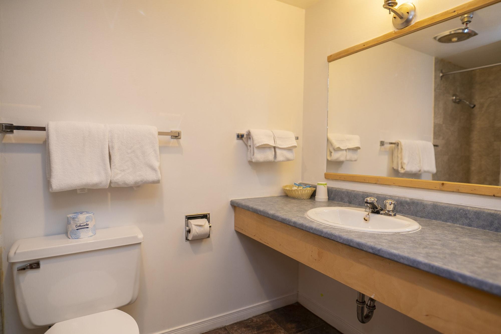 Canadas Best Value Inn- Riverview Hotel Γουάιτχορς Εξωτερικό φωτογραφία